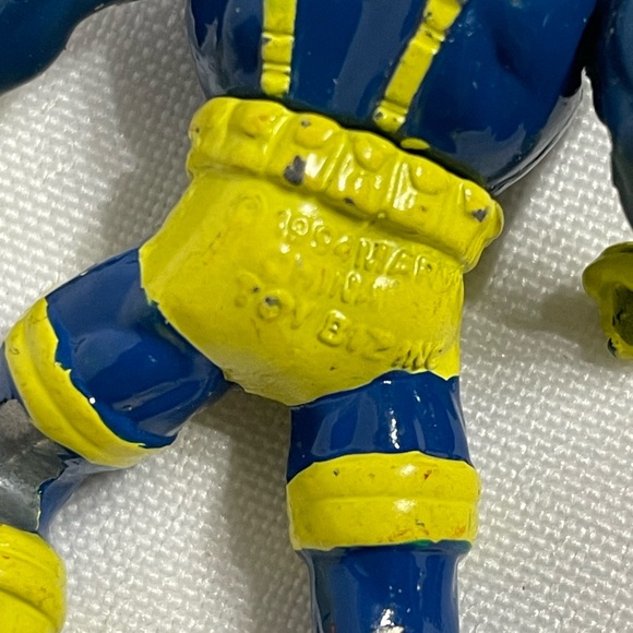 Vintage 1994 Marvel 2.75” die cast X-Men Cyclops posable figure some wear on pai - Picture 3 of 4